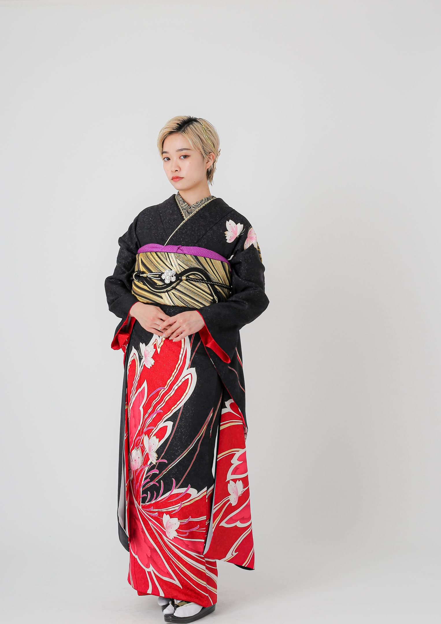 【振袖レンタル：C-77】黒と牡丹 グラマラス×シンプル – kimono