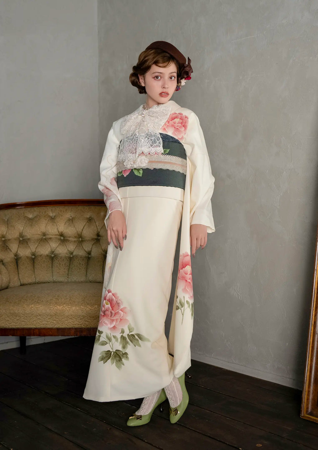 振袖単品♡オフホワイトにくすみパステル♡ 振袖ネットレンタル：シンプルな乳白色 】レースで和洋折衷な