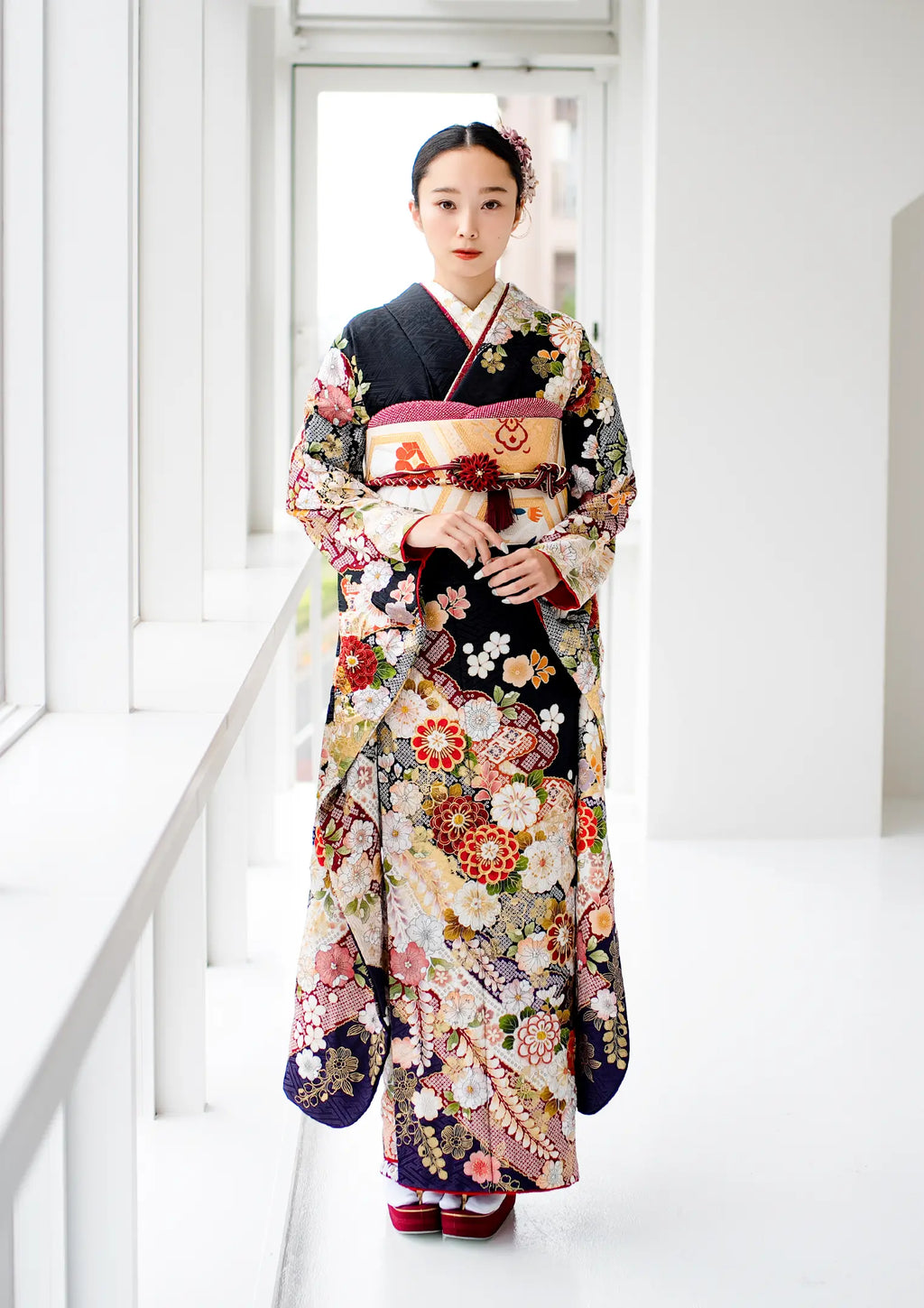 振袖ネットレンタル：黒地に花 】色とりどりの花々/KH-536 – kimono