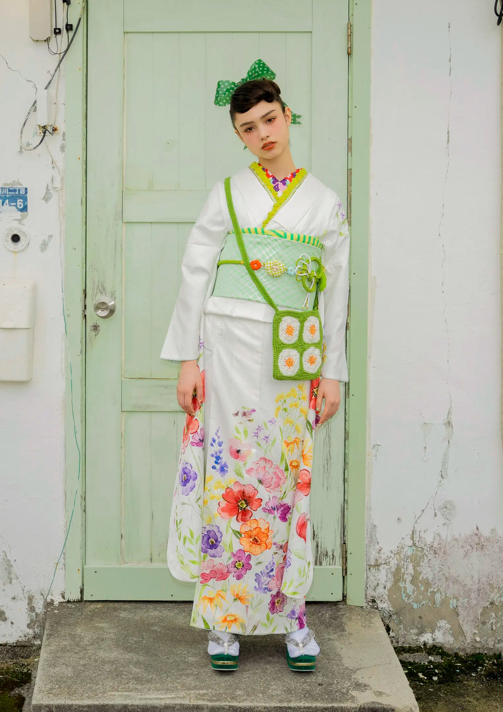 振袖ネットレンタル：水彩レトロ】白地にカラフルな色彩/KH-567