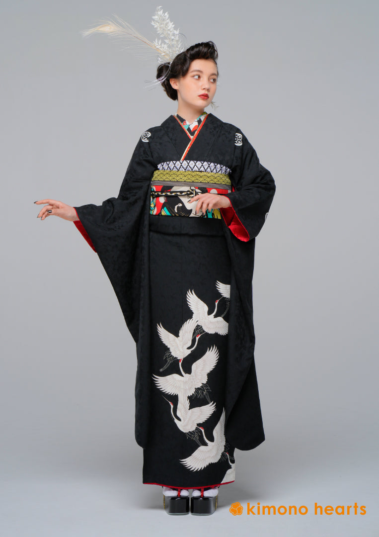 振袖レンタル：黒と鶴】シンプルなデザインだからこそ浮世絵風の帯や衿 