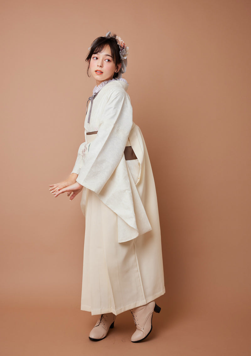 【袴：白のワントーンがシンプルかわいい淡色好きにおすすめのスタイリング】N-R3：NI-A3