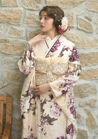【振袖ネットレンタル：くすみベージュ×紫花】ニュアンスカラーをドレッシーに/KH-615