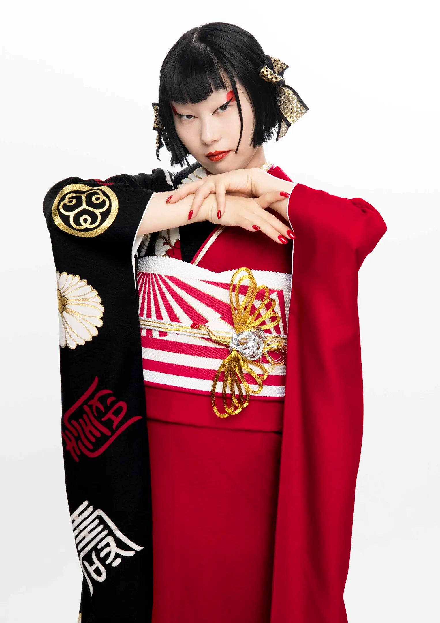 【振袖ネットレンタル：赤と黒の片身替わり】オリエンタルな個性派デザイン/KH-616