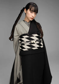 【振袖ネットレンタル：ブーツにピッタリの裾フリル】千鳥柄と無地黒のバイカラー/KH-614