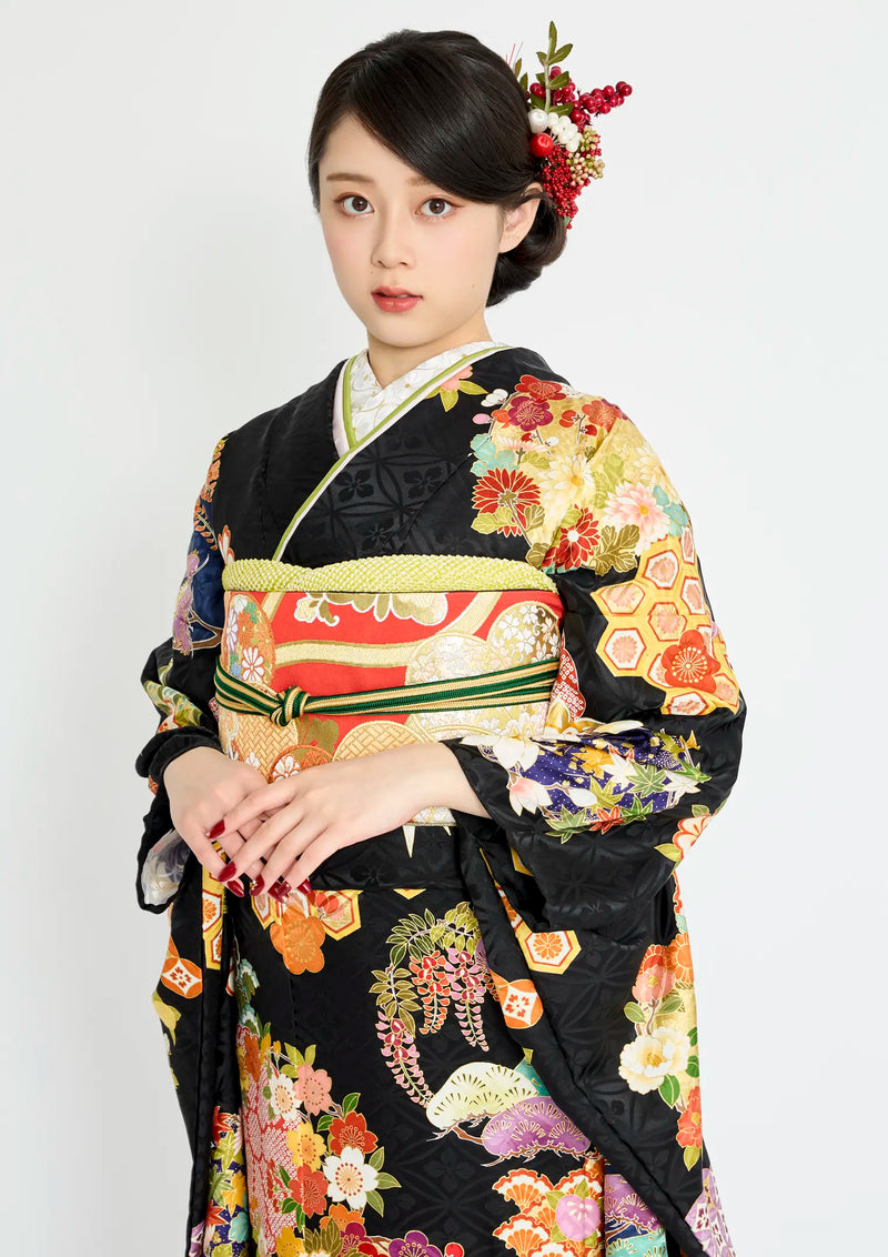 【振袖ネットレンタル：黒地に花鞠 】吉祥文様で華やかに/KH-592