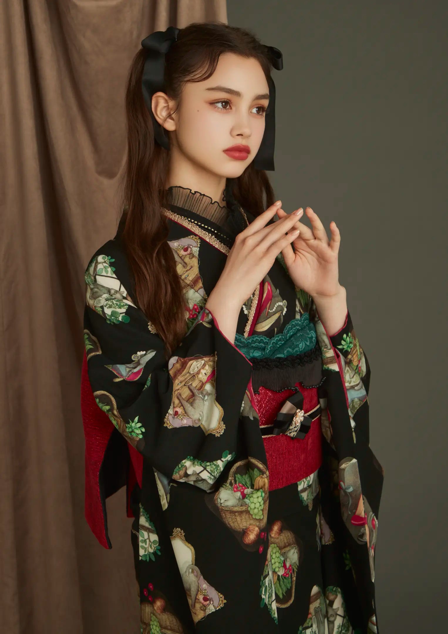 【振袖ネットレンタル：まるで西洋絵画】細やかなレースづかいで魅せるドールスタイル/FL-E102