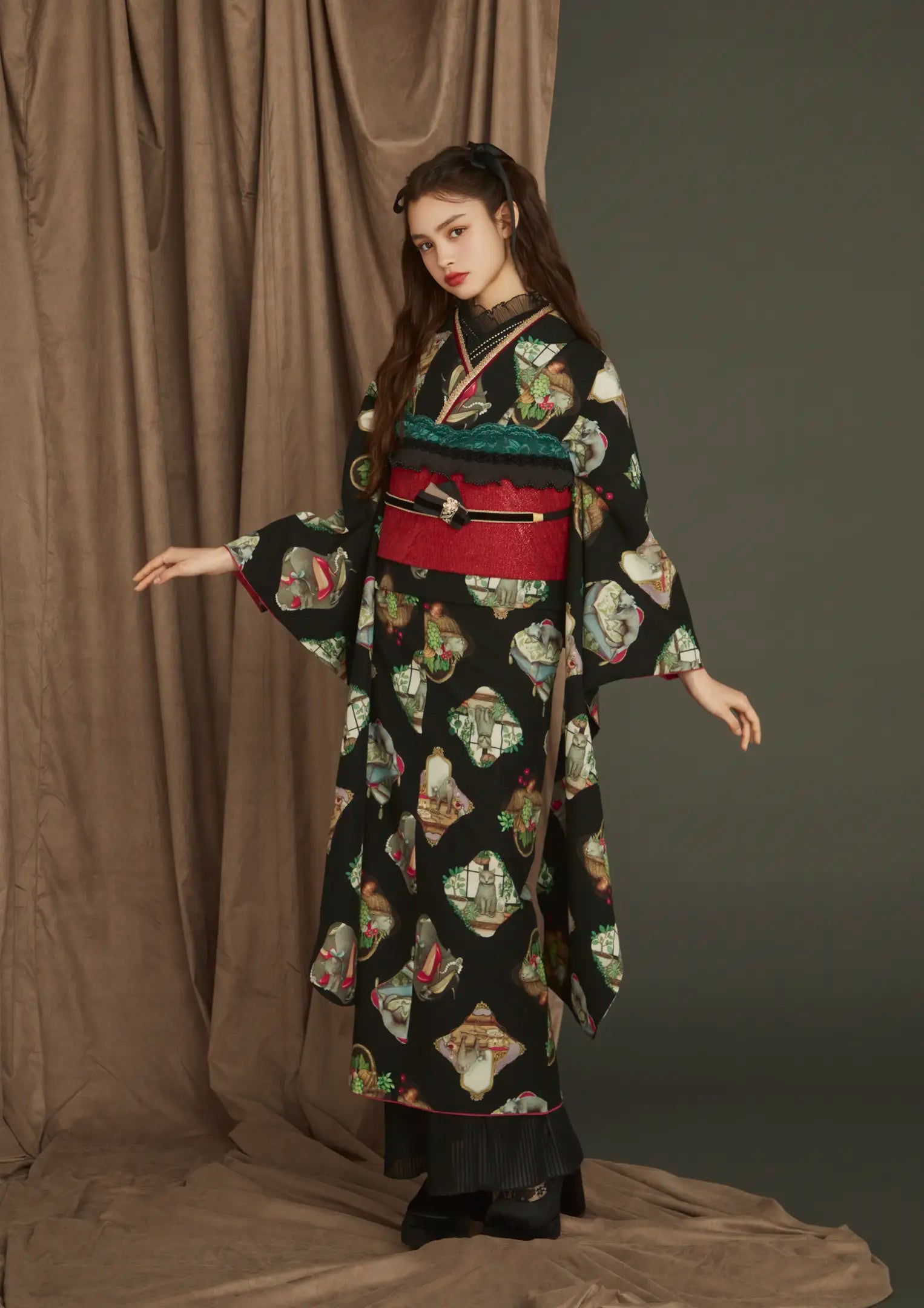 【振袖ネットレンタル：まるで西洋絵画】細やかなレースづかいで魅せるドールスタイル/FL-E102