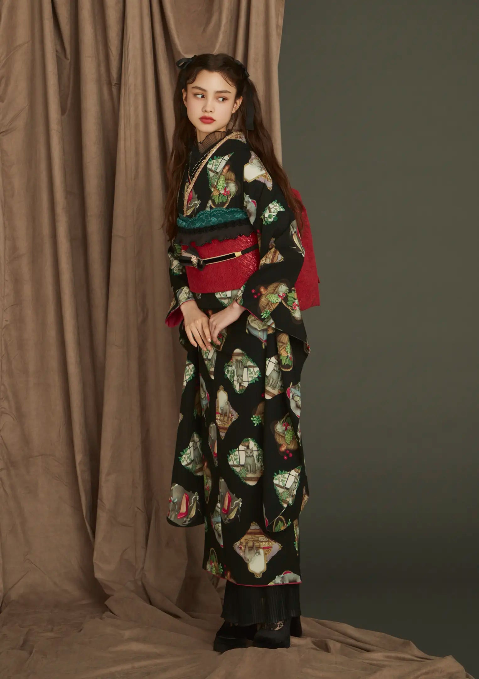 【振袖ネットレンタル：まるで西洋絵画】細やかなレースづかいで魅せるドールスタイル/FL-E102