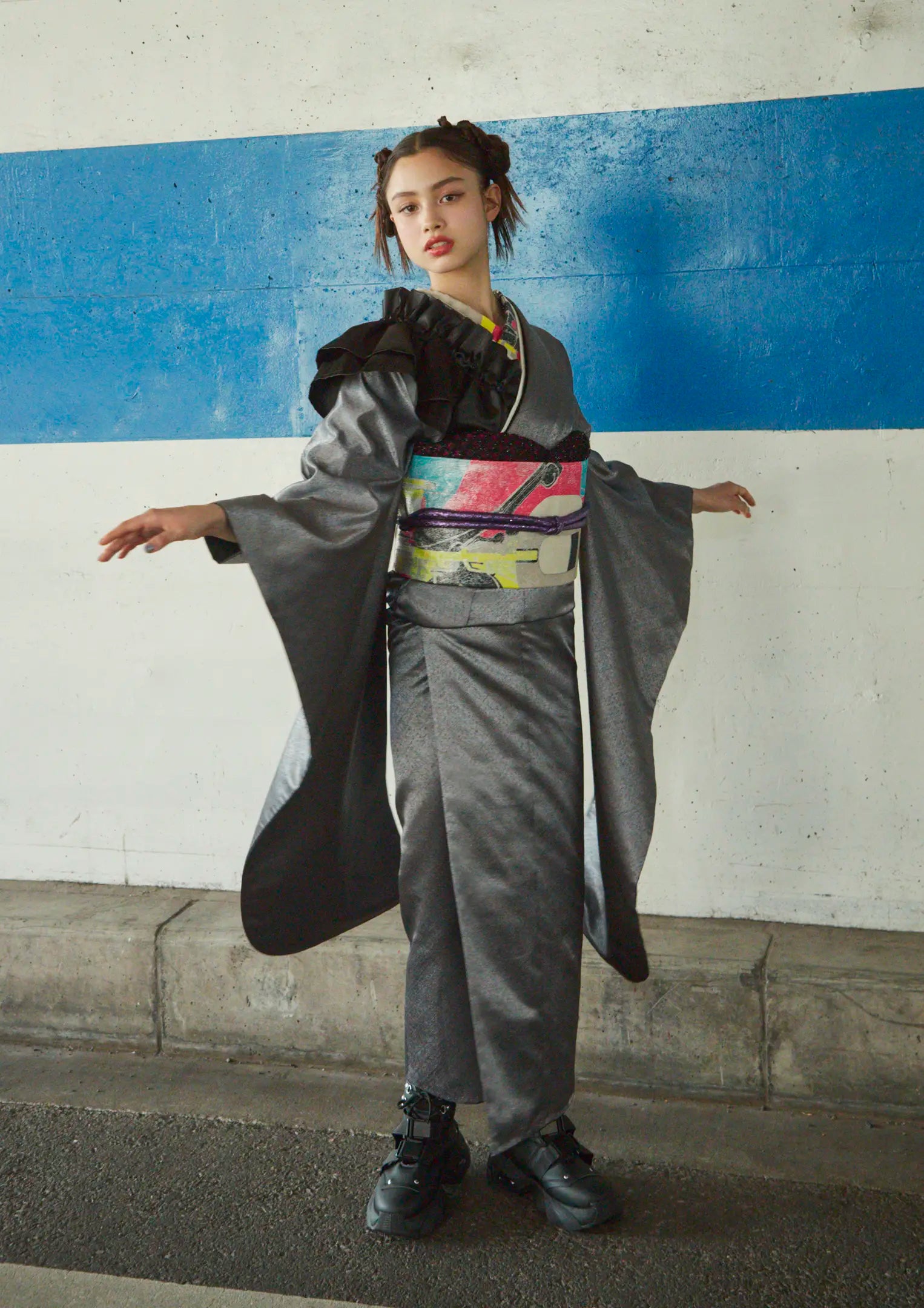 【振袖ネットレンタル：ハイセンスグレー】カジュアルなカジュアルなフリースタイル/FL-E103