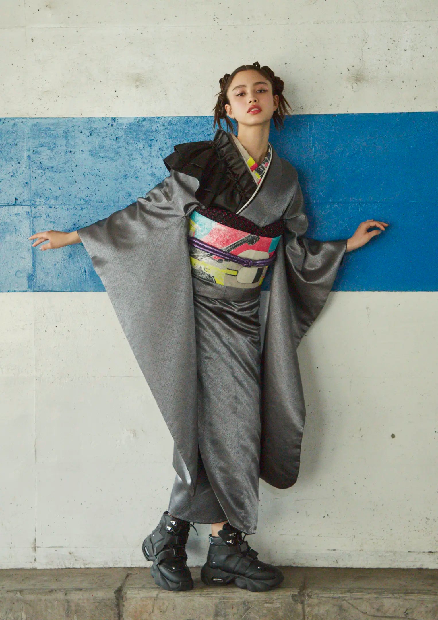 【振袖ネットレンタル：ハイセンスグレー】カジュアルなカジュアルなフリースタイル/FL-E103