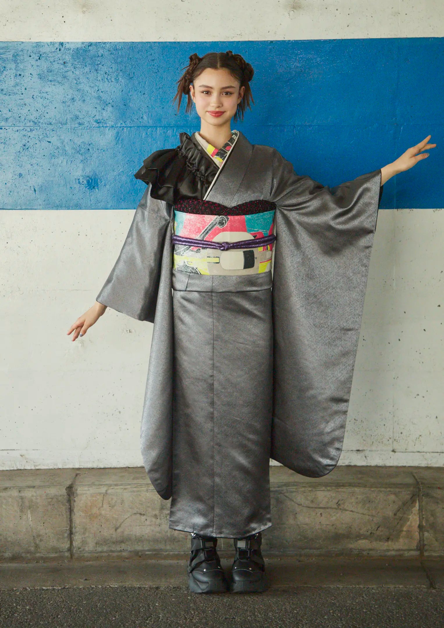 【振袖ネットレンタル：ハイセンスグレー】カジュアルなカジュアルなフリースタイル/FL-E103