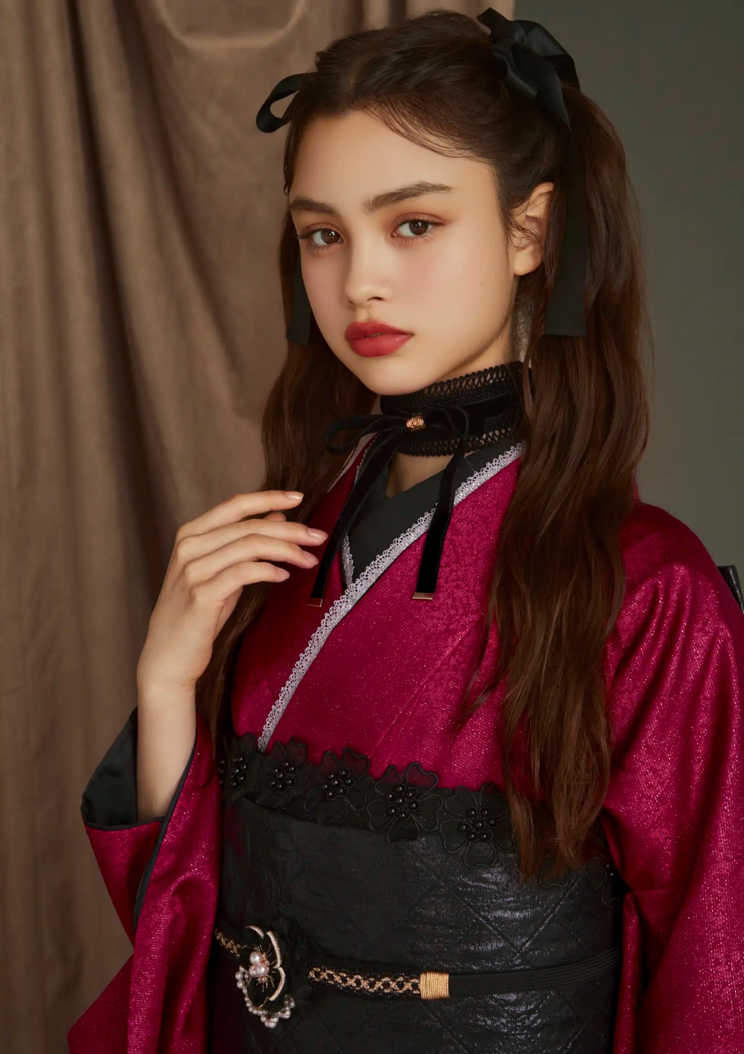 【振袖ネットレンタル：ビビッドピンクの闇かわゴシック】毒っけピンクのダークゴシックスタイル/FL-E106