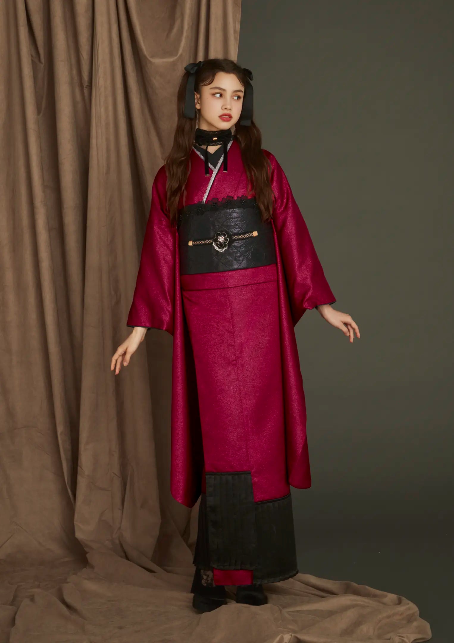 【振袖ネットレンタル：ビビッドピンクの闇かわゴシック】毒っけピンクのダークゴシックスタイル/FL-E106