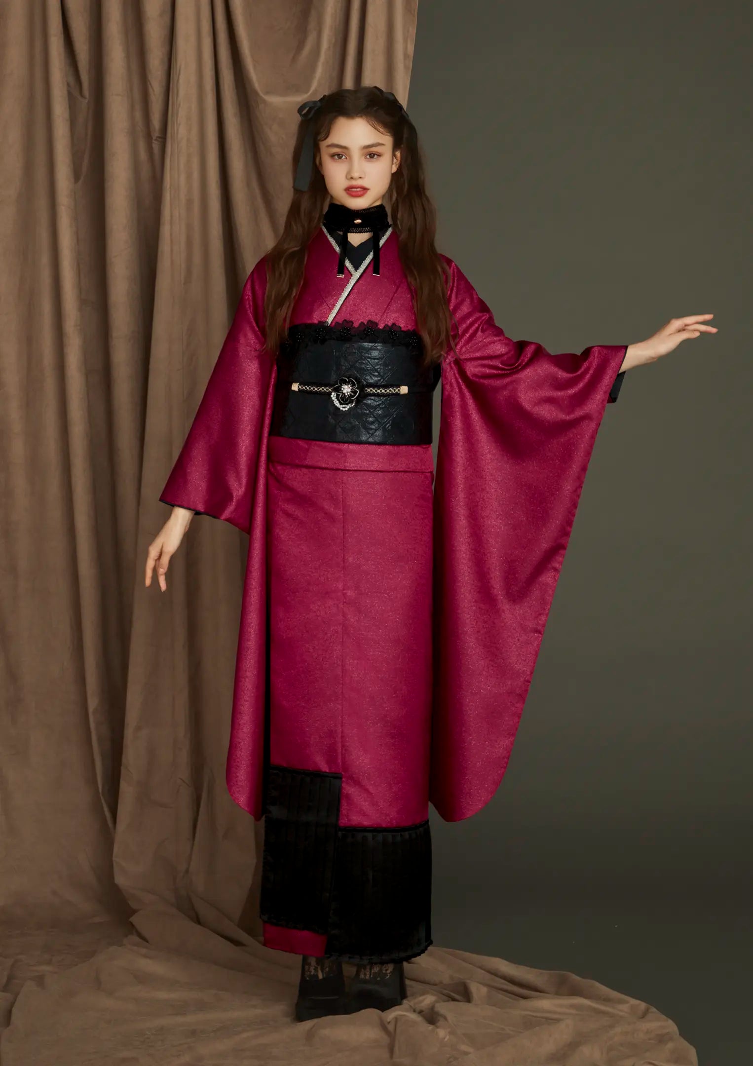 【振袖ネットレンタル：ビビッドピンクの闇かわゴシック】毒っけピンクのダークゴシックスタイル/FL-E106