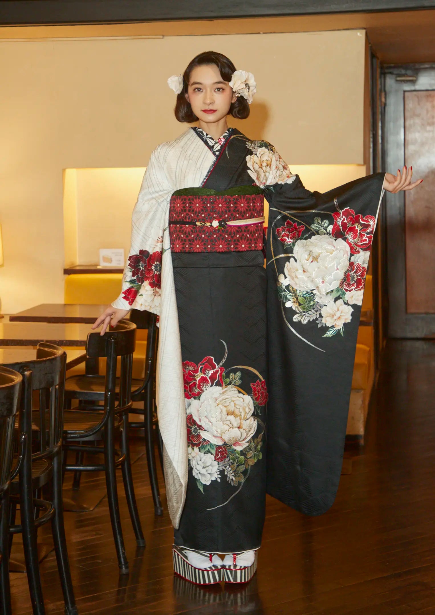 【振袖ネットレンタル：ハイカラ乙女】白と黒のモダンな和洋折衷コーデ/FL-E308