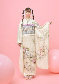 【振袖ネットレンタル：フローラルなベージュカラー】ボタニカルに可愛く/FL-E313