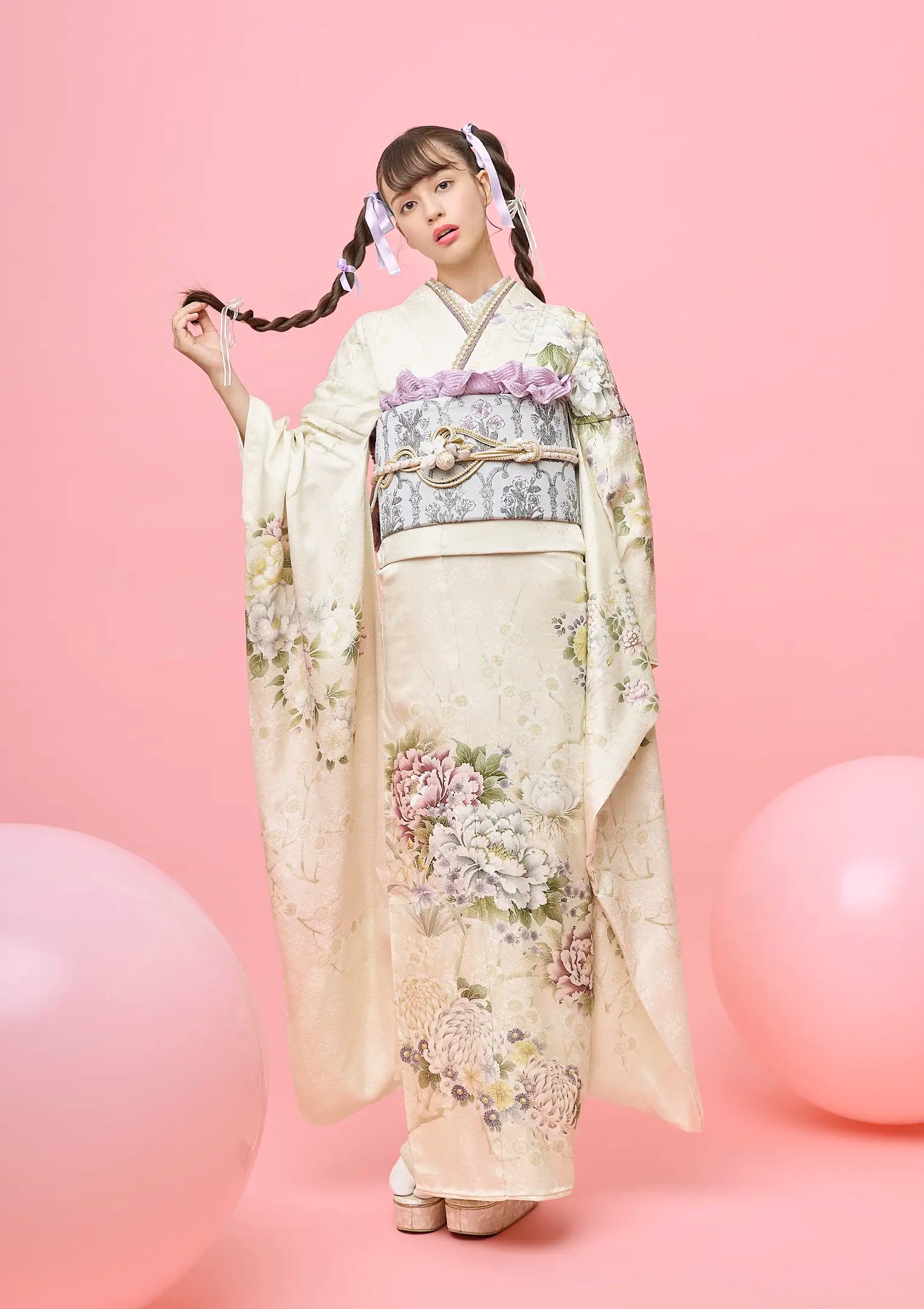 【振袖ネットレンタル：フローラルなベージュカラー】ボタニカルに可愛く/FL-E313