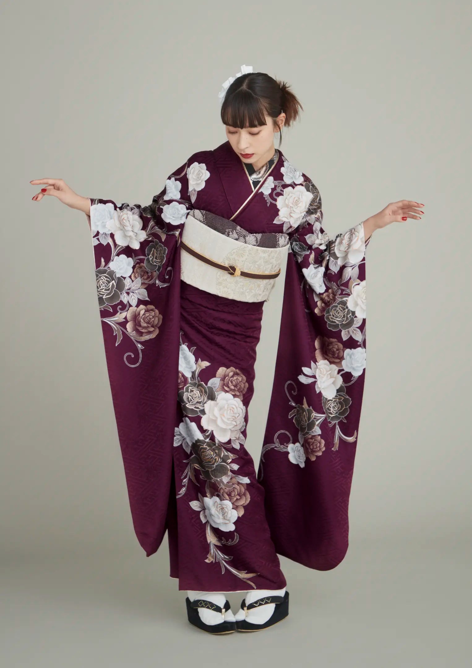 【振袖ネットレンタル：抜け感のあるボルドーをまとう】くすみローズが大人な装い/FL-E317