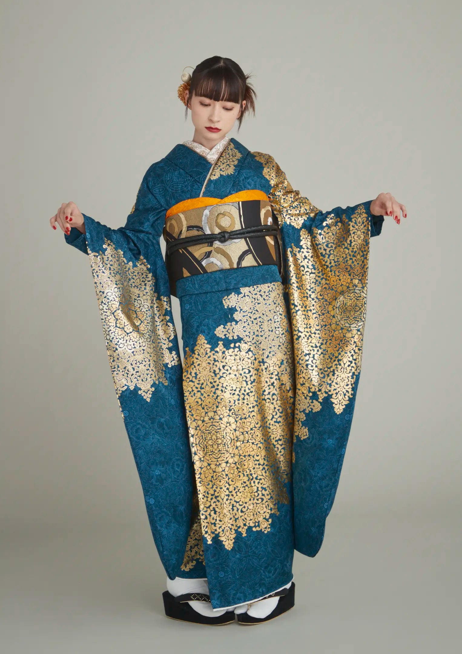 【振袖ネットレンタル：ピーコックブルーの金彩モード】シンプルな抜け感スタイル/FL-E401