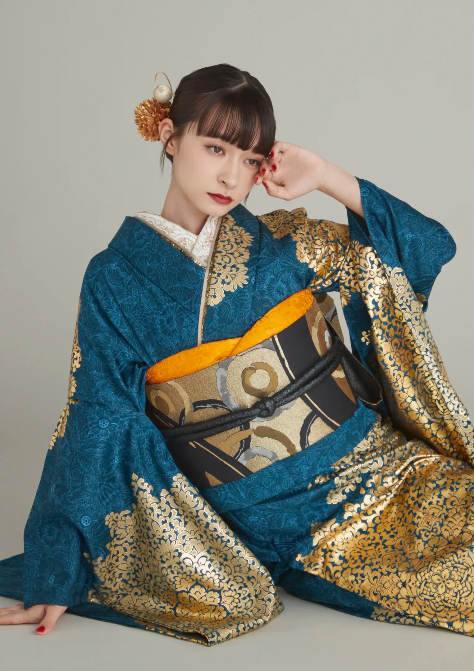 【振袖ネットレンタル：ピーコックブルーの金彩モード】シンプルな抜け感スタイル/FL-E401