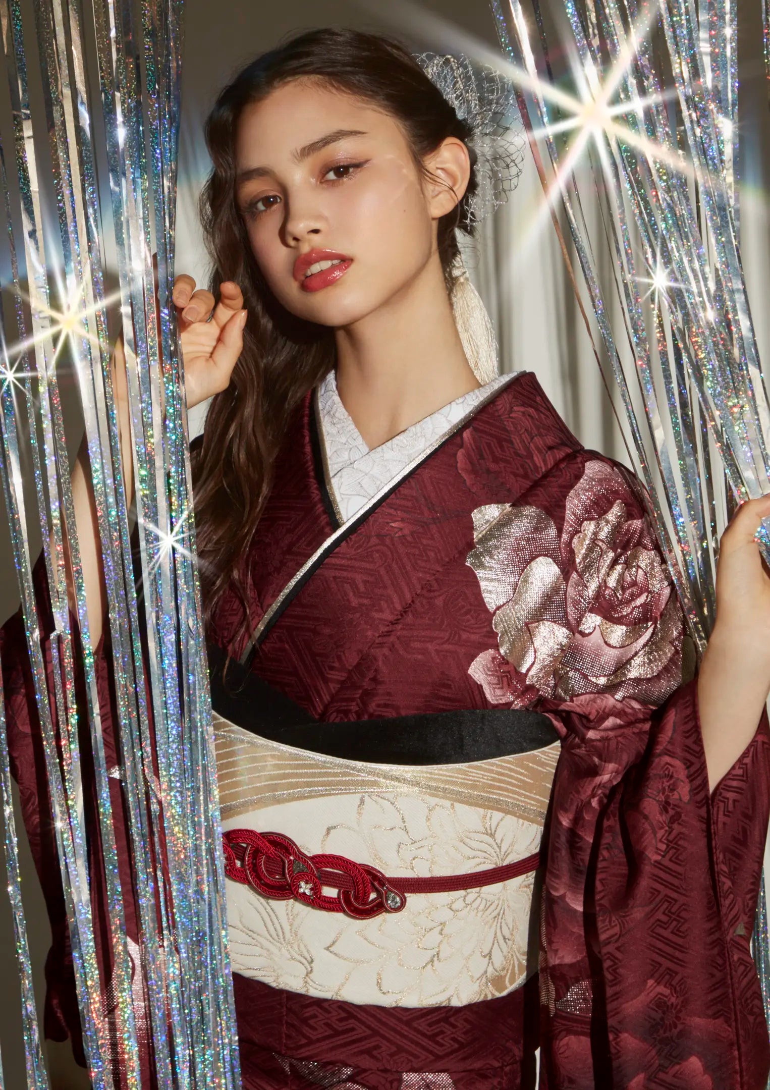 【振袖ネットレンタル：スマートな深紅ローズ】洗練された大人の赤を着こなす/FL-E402