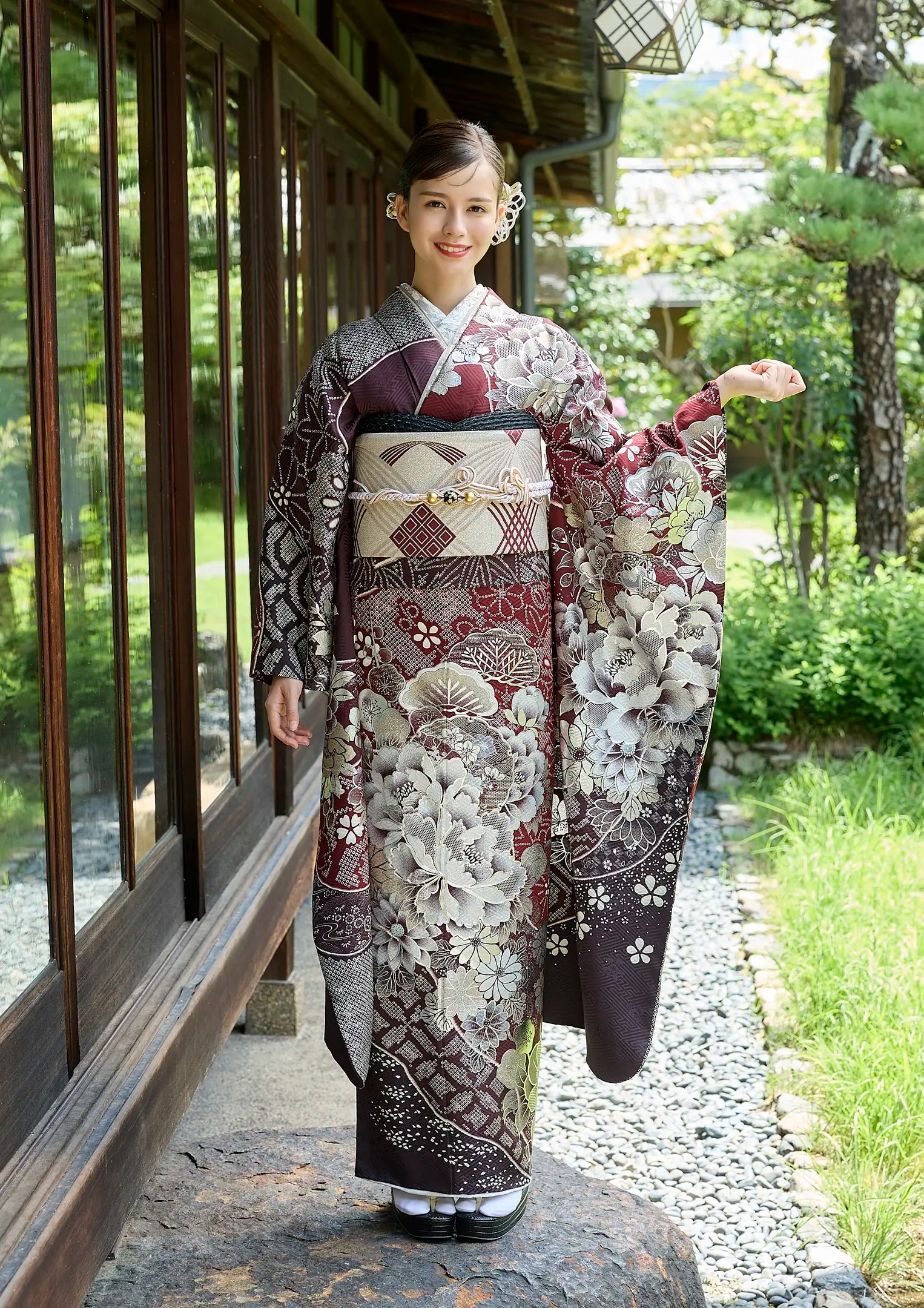 【振袖ネットレンタル：格式高く】牡丹や松柄のえんじ色/FL-E403