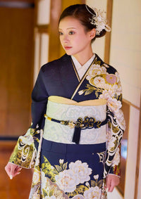 【振袖ネットレンタル】吉祥文様に金彩が映える紺の振袖/KH-617