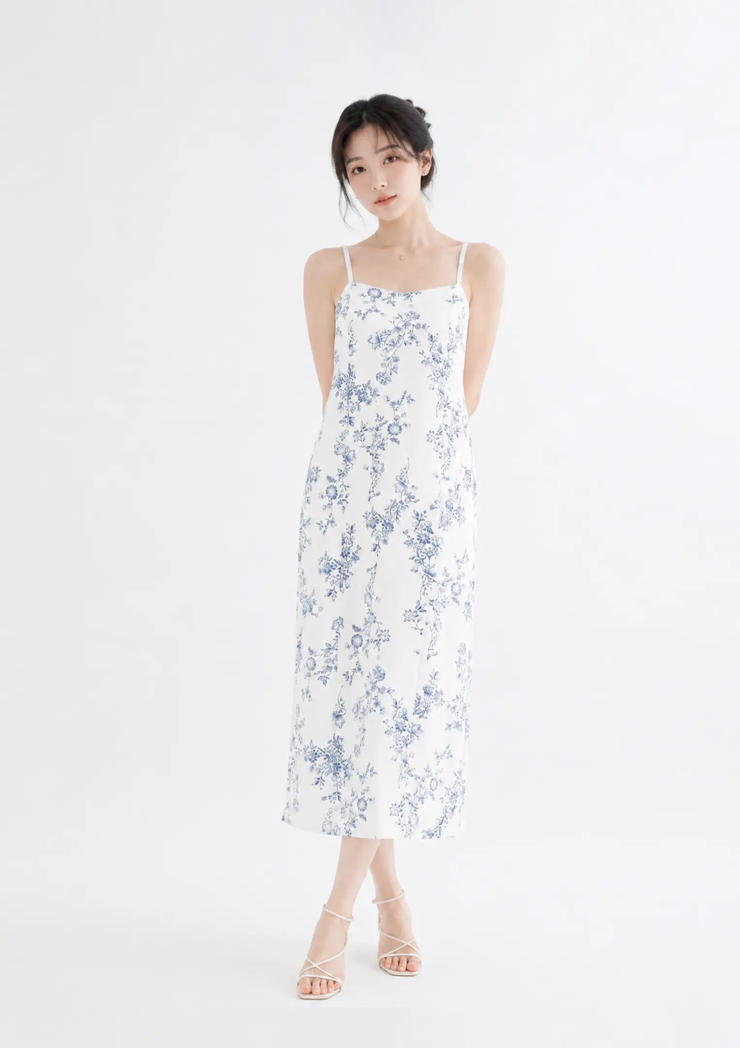 【浴衣販売】セパレート浴衣帯つきセット白地に青のデザインがトワル・ド・ジュイを連想させる/WY-13