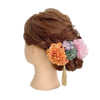 【髪飾り：オレンジやピンクの大きい花にくすみグリーンがアクセント】hair-5