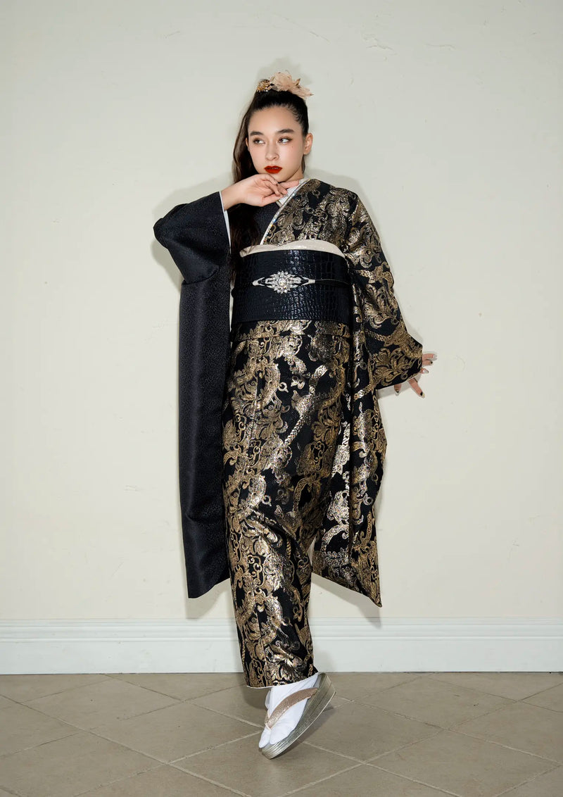 keーko 黒コーデver 金色振袖 黒色の帯付き 振袖ネットレンタル: 黒 keーko 黒コーデver 金色振袖 黒色の帯付き 振袖ネットレンタル: 黒