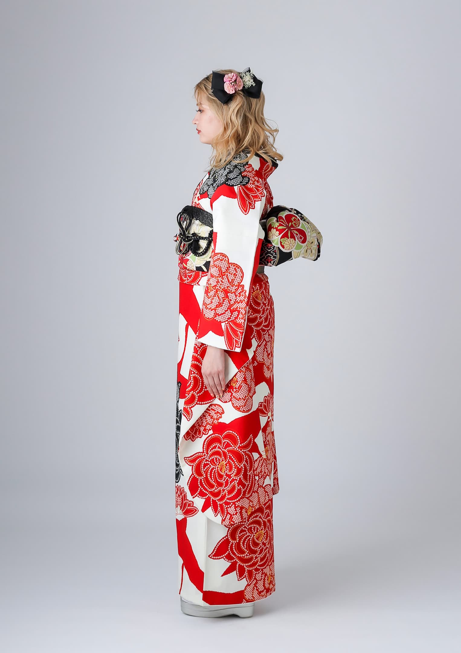 振袖ネットレンタル：白×黒×赤の配色】大正ロマンあふれる装いに/KH