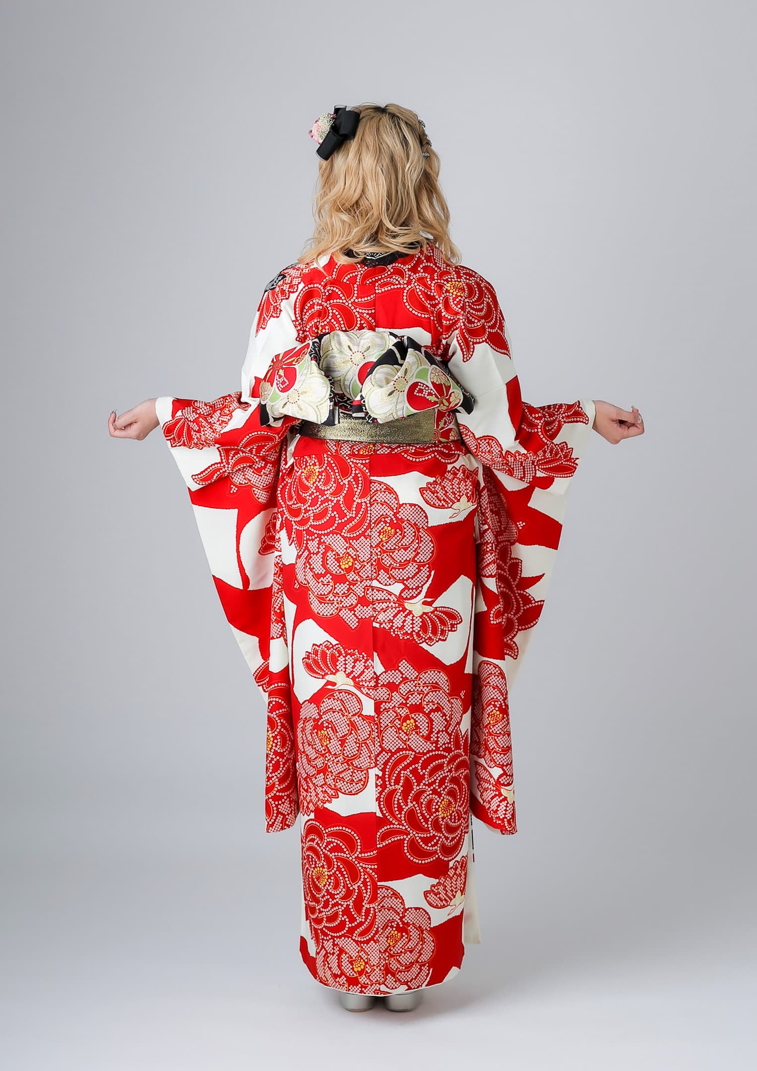 振袖ネットレンタル：白×黒×赤の配色】大正ロマンあふれる装いに/KH