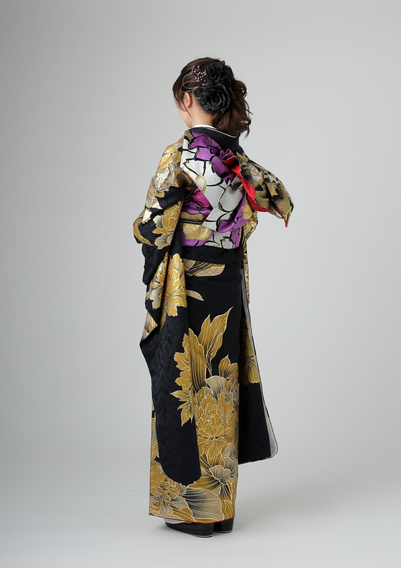 振袖ネットレンタル：黒と金】派手にキメてみない？/KH-297 – kimono
