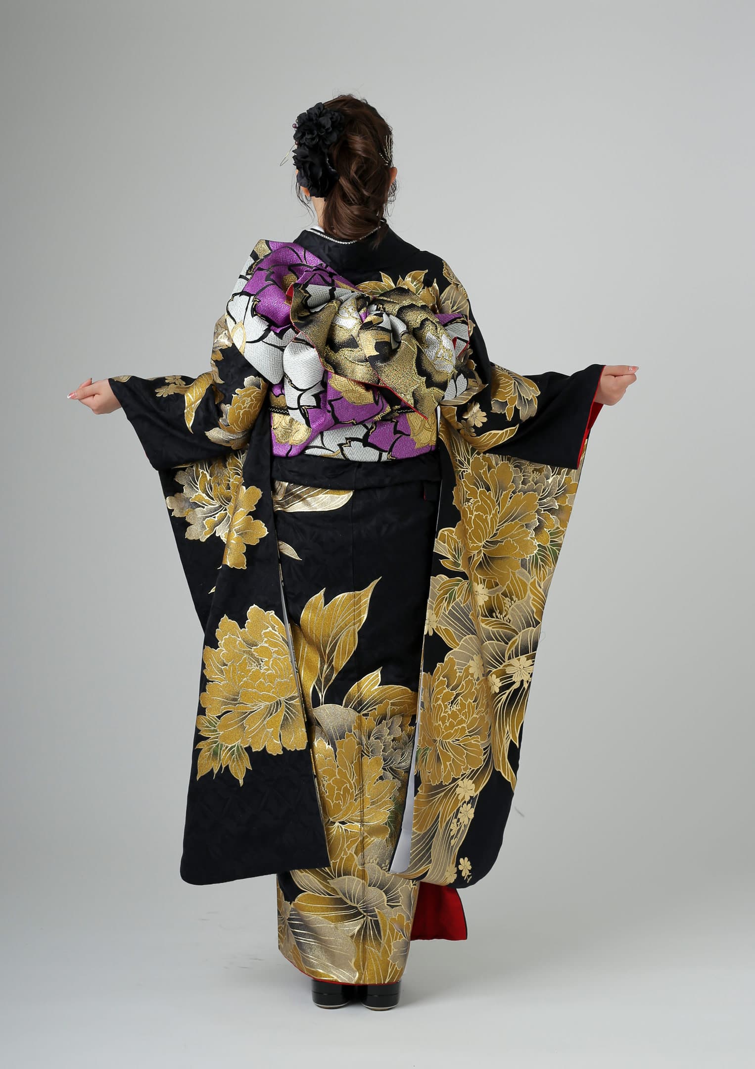 振袖ネットレンタル：黒と金】派手にキメてみない？/KH-297 – kimono