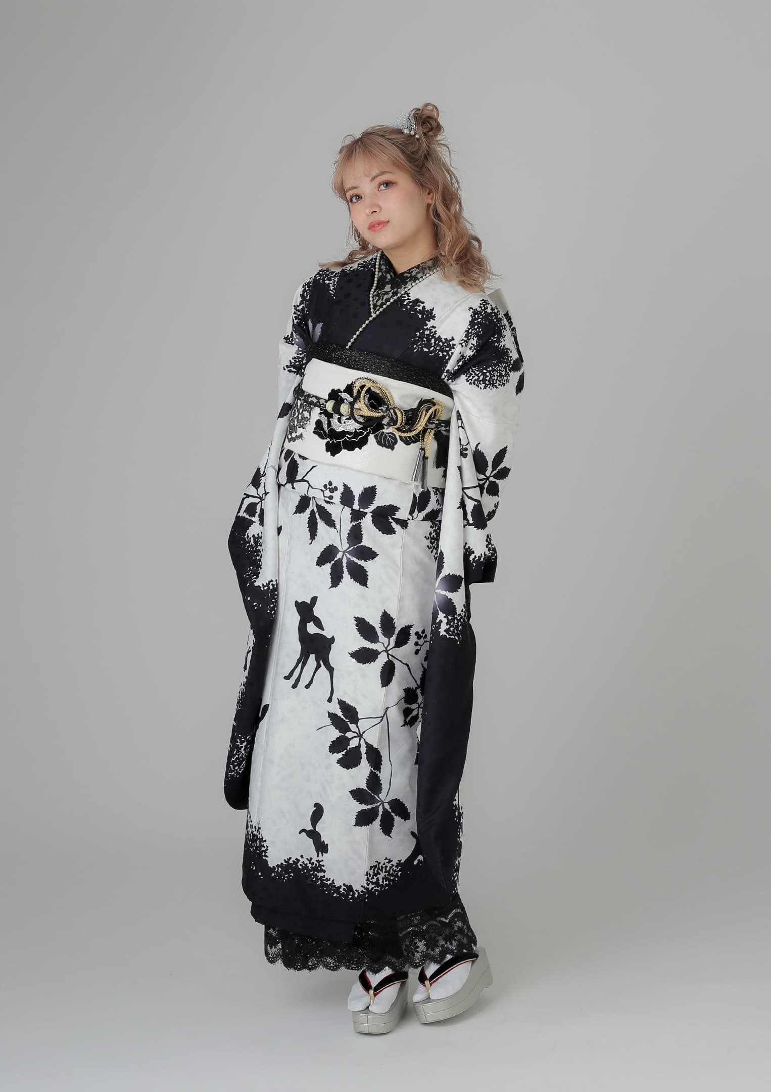 振袖ネットレンタル：白黒の杜】モノクロな御伽噺をレースやパールで飾る/KH-322 – kimono-hearts-onlinestore