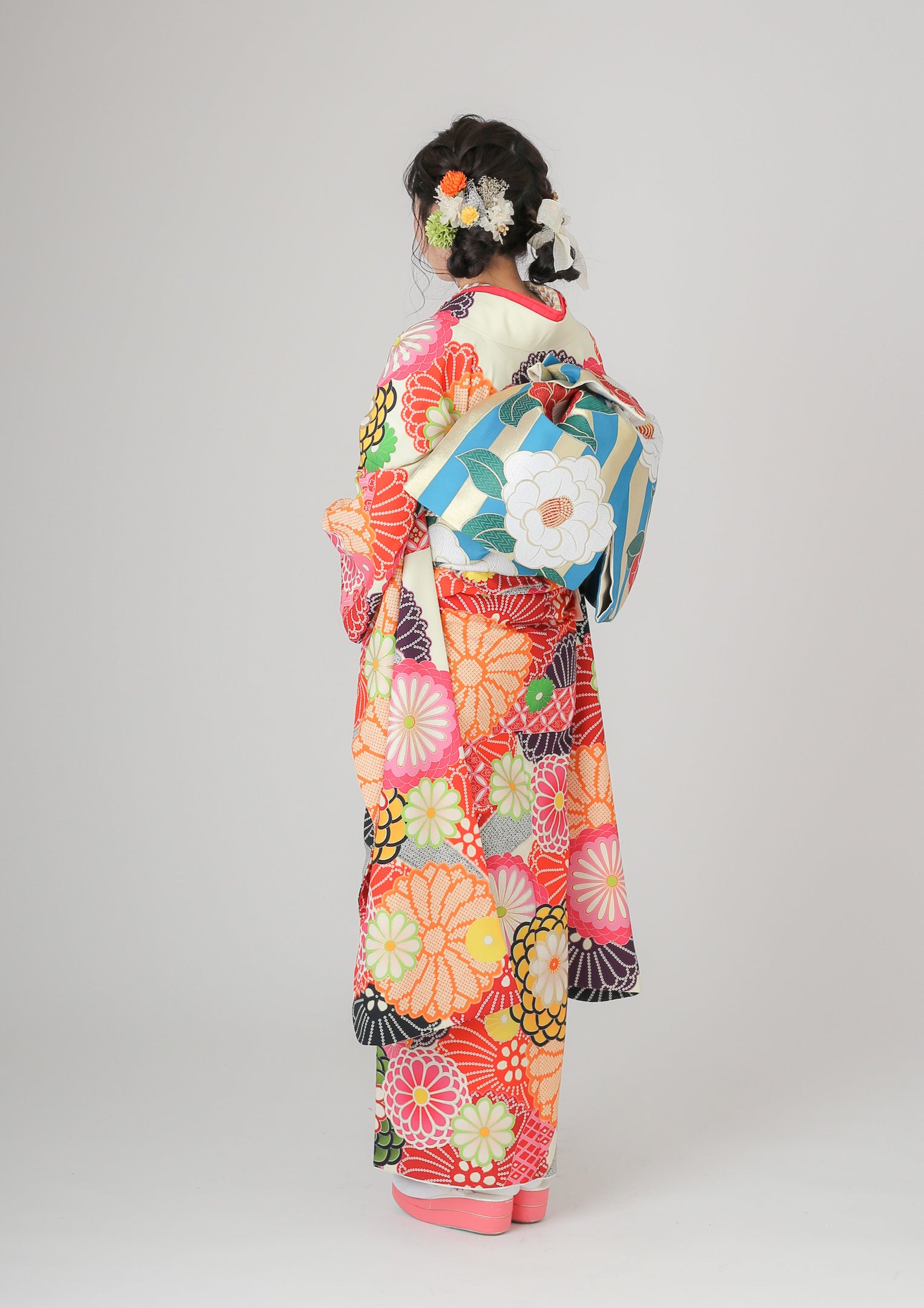 振袖ネットレンタル：白とピンク】色とりどりの花が花火みたい/KH-232