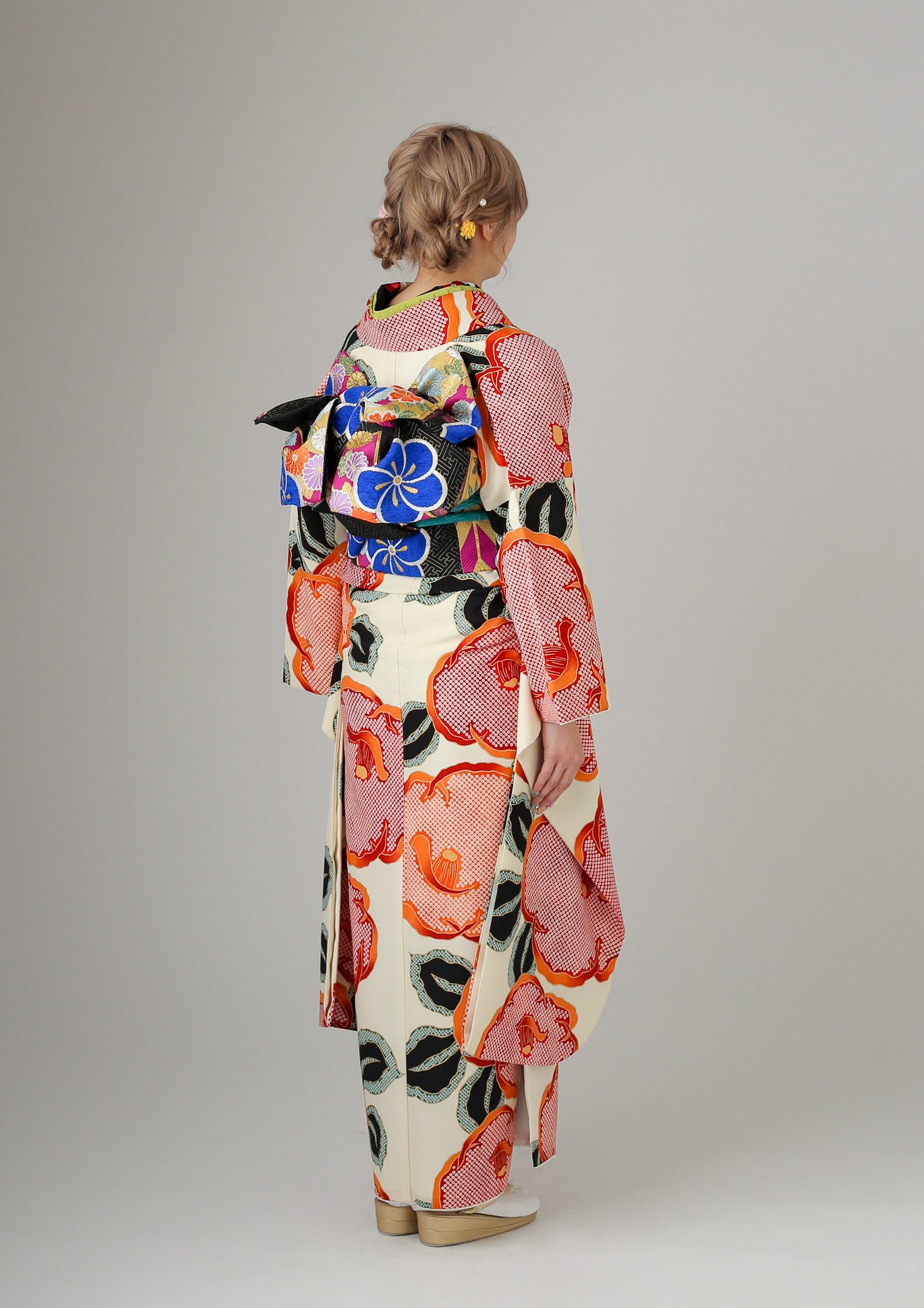 振袖ネットレンタル：白と赤朱色】ぽってり椿がハイカラ/KH-241