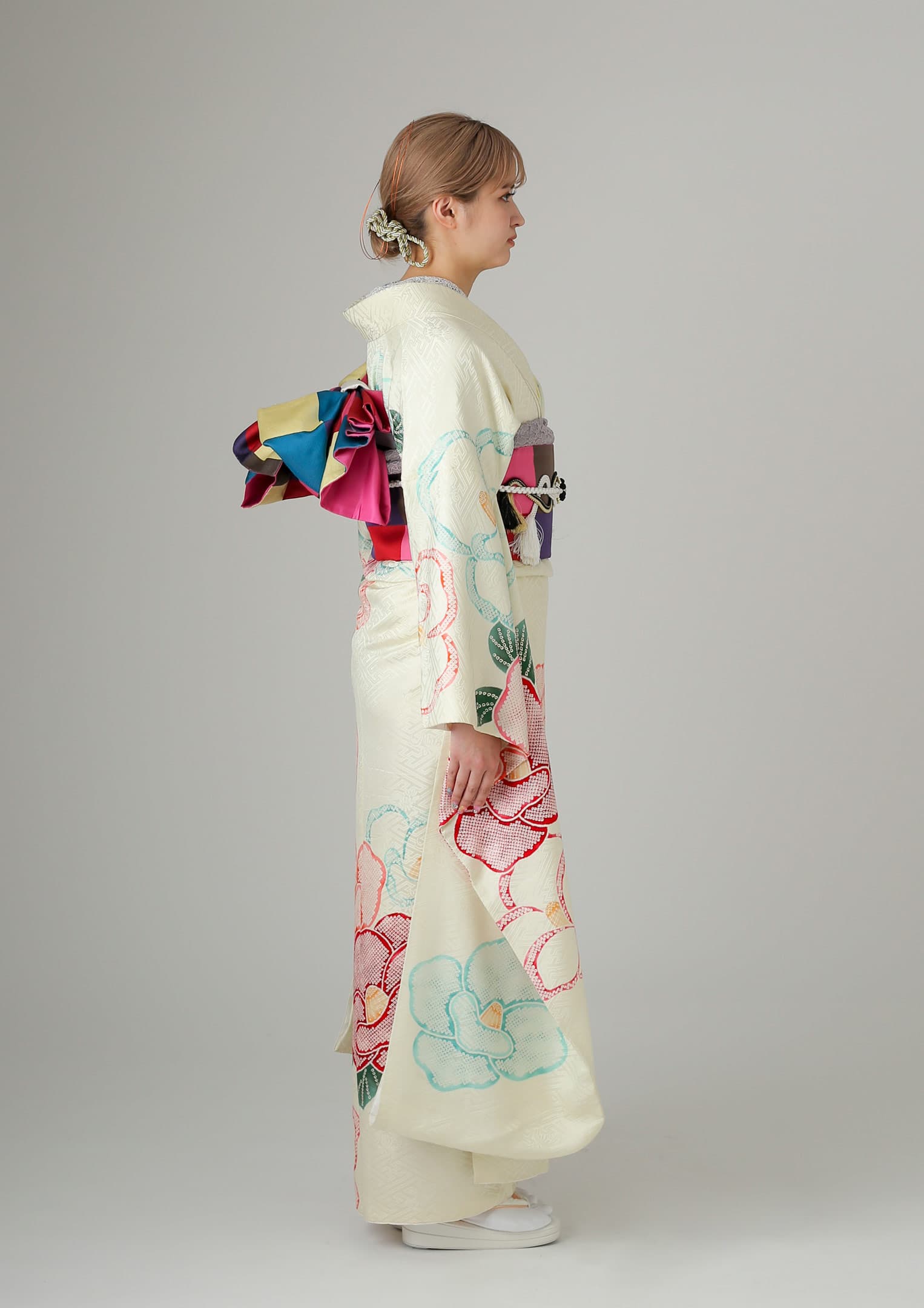 現品限り！早い者勝ち！ほぼ買い足しなし！　店頭展示品　刺繍　振袖　フルセット ジャパンモード 黒/赤 豪華絞り柄 渋い かっこいい 極妻風振袖ネット