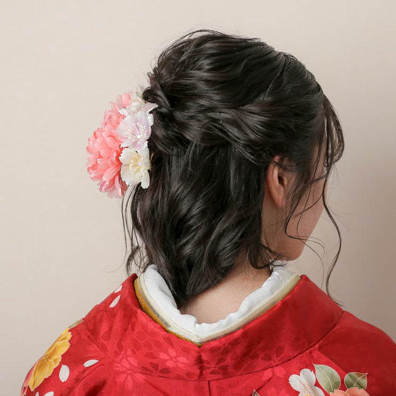 【髪飾り：ピンクの和風な花飾りにタッセルを添えて】hair-53
