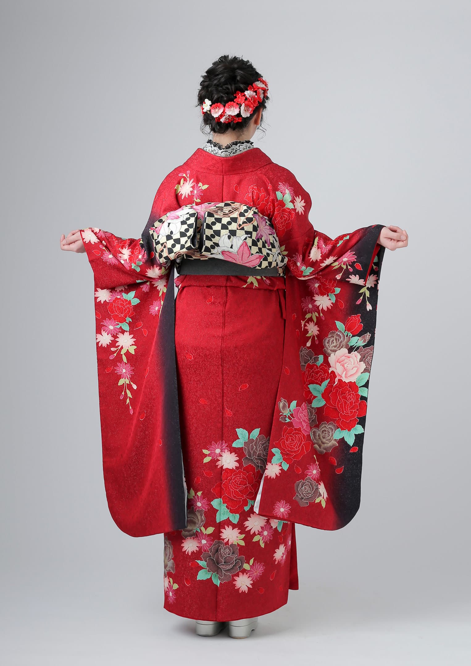 振袖ネットレンタル：ゴシック】赤のバラに黒のレースがゴシックの