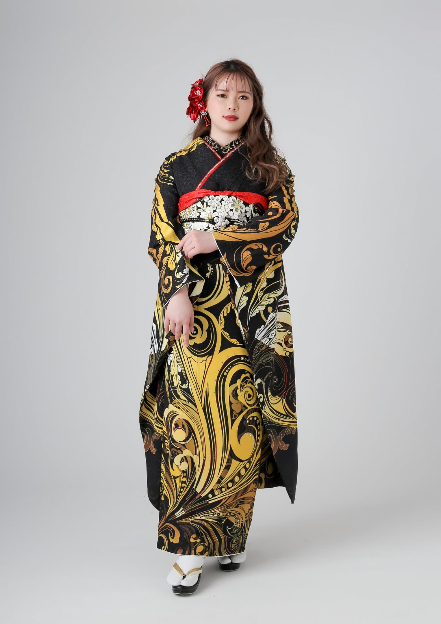 振袖ネットレンタル：グラマラス】黒地に黄色のトライバル/C-024