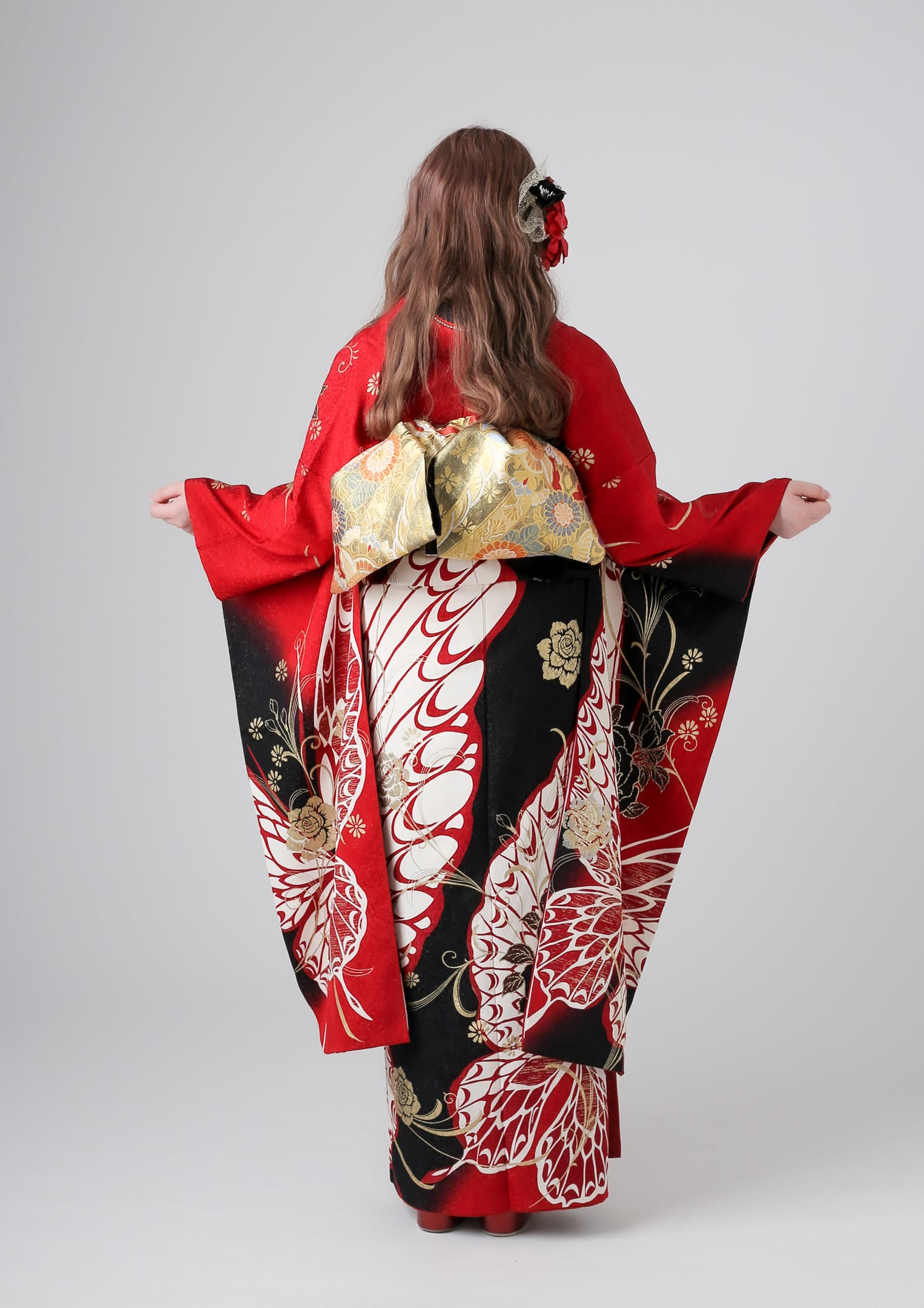 KIMONO by NADESHIKO 原宿店の振袖 /黒色/白色/古典/幾何学柄