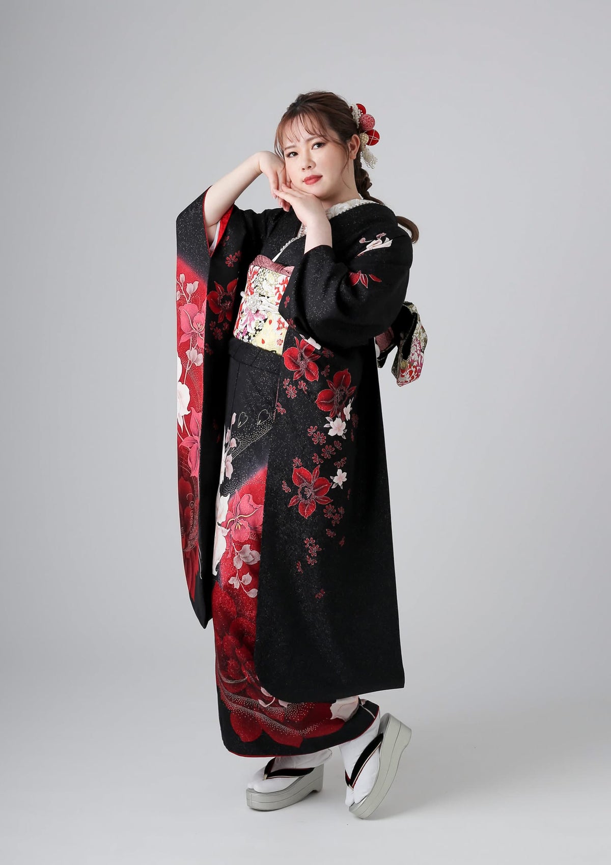 り*こ様 振袖 黒 ピンクグラデ 花柄 京都きもの友禅 振袖：R296 黒