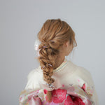 【髪飾り：白やピンクのちりめん細工にチュールやパールのかわいいよくばりセット】hair-67