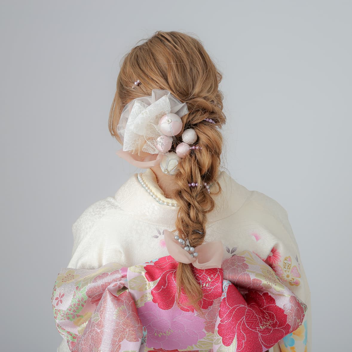 髪飾り販売：成人式・卒業式に！白やピンクのちりめん細工にチュールや