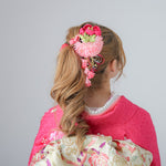 【髪飾り：ピンクの花にちりめん細工やつまみ飾りを組み合わせ】hair-68