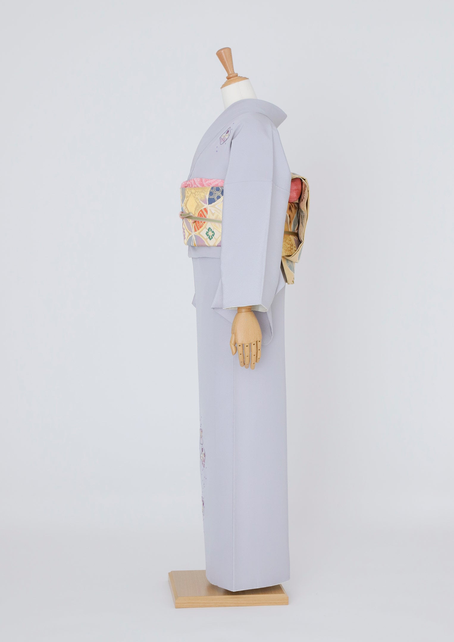 白菫色の静かな艶めき　諏訪×駒刺繍の上品訪問着フルセット 仕立て上がり 訪問着 単品 桂由美 「牡丹鼠色 御所解き文」 正絹 着物