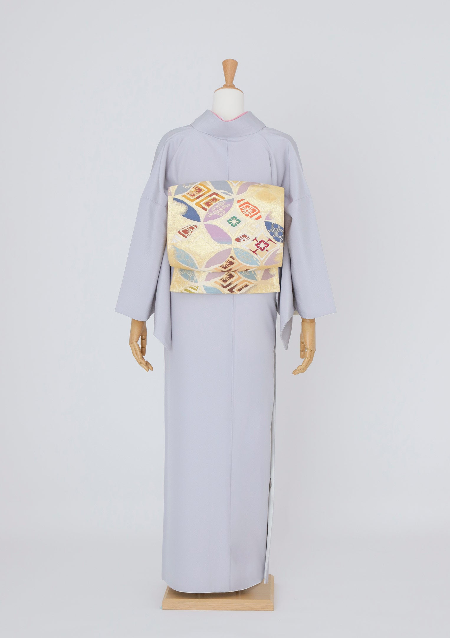 白菫色の静かな艶めき　諏訪×駒刺繍の上品訪問着フルセット 訪問着レンタル：白菫色に慎まし刺繍】ほんのり淡い紫で上品に D-L11