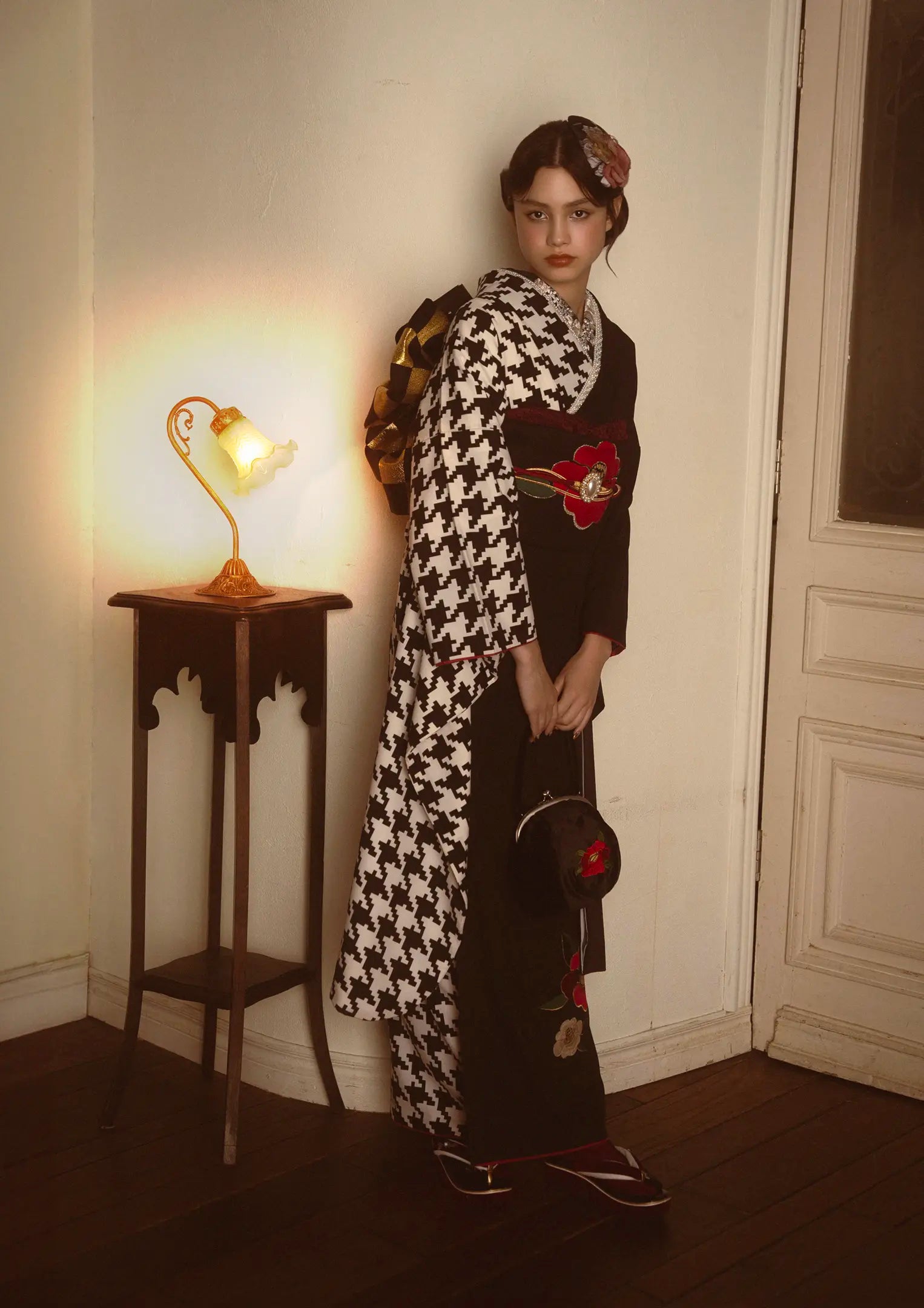 振袖ネットレンタル:黒とモノクロ千鳥】大正ロマンを感じるバイカラー 振袖ネットレンタル:黒とモノクロ千鳥】大正ロマンを感じるバイカラー